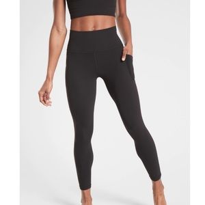 NWT Athleta Salutation Stash Pocket II 7/8 Tight